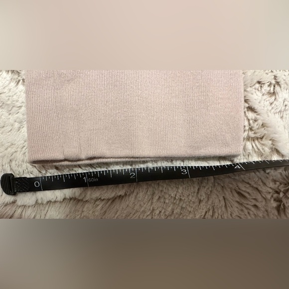 Victoria's Secret Snowflake Print Pink and Gray Pajama Pants - Picture 7 of 12